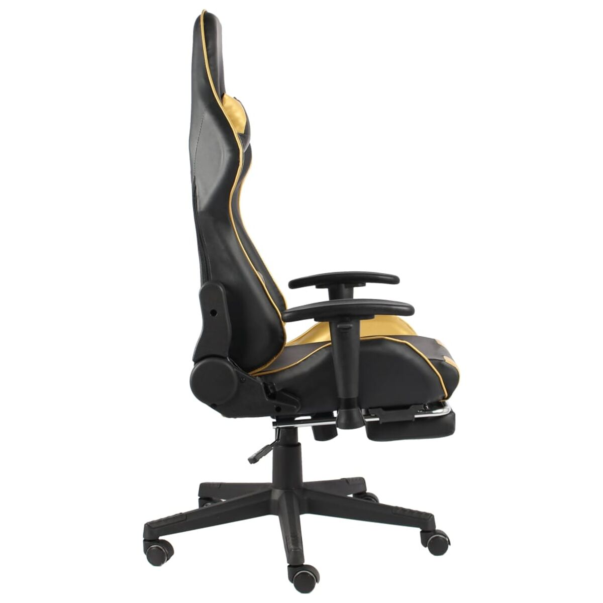 Una vista laterale di una sedia da gaming nera e oro con poggiapiedi, su una base nera.