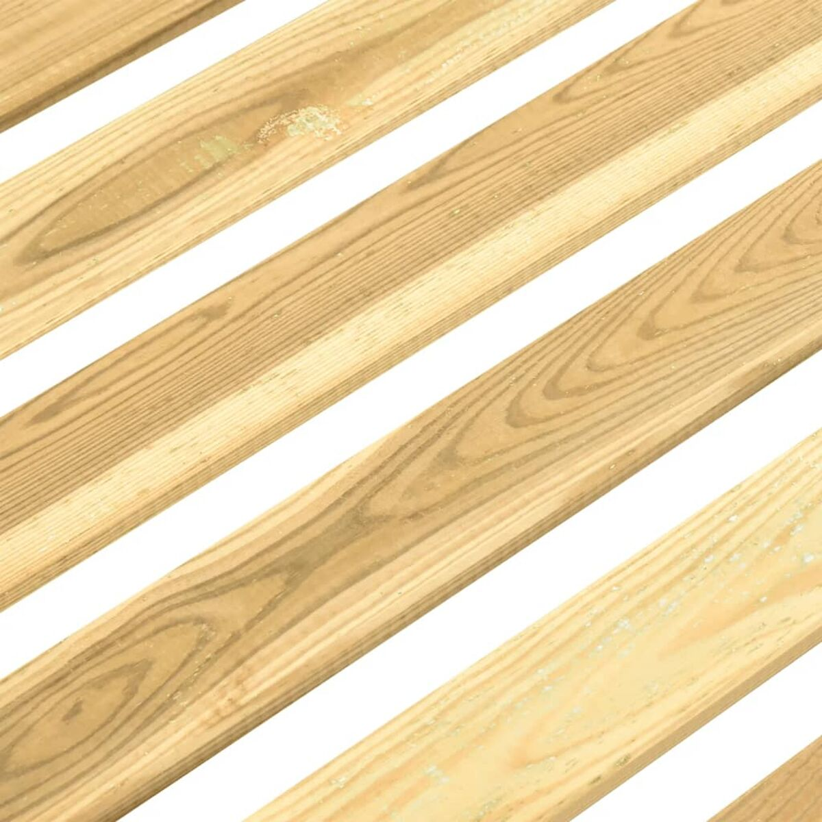 Nahaufnahme von diagonal angeordneten Holzbrettern. Zeigt Maserung und helle Farbe.