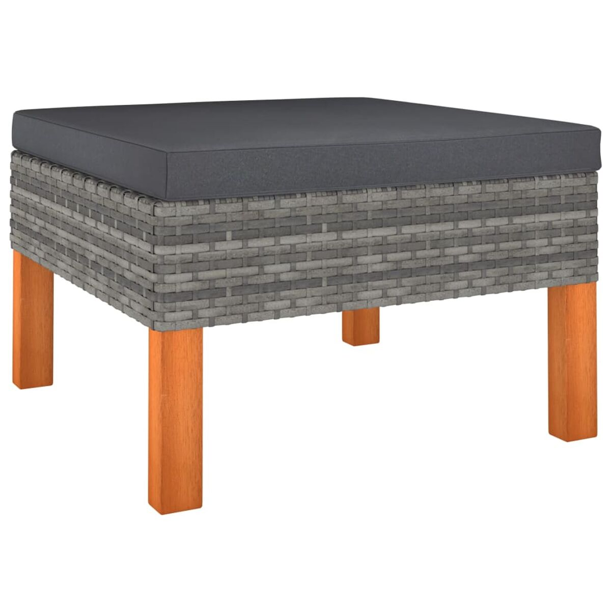 Quadratischer Ottoman aus Korbgeflecht mit grauem Kissen. Die Ottomane hat Holzbeine und ist grau mit gewebter Textur.