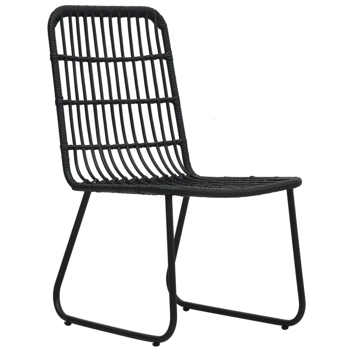 Ein schwarzer Rattan-Stuhl mit gewebtem Rücken und einem schwarzen Metallrahmen.