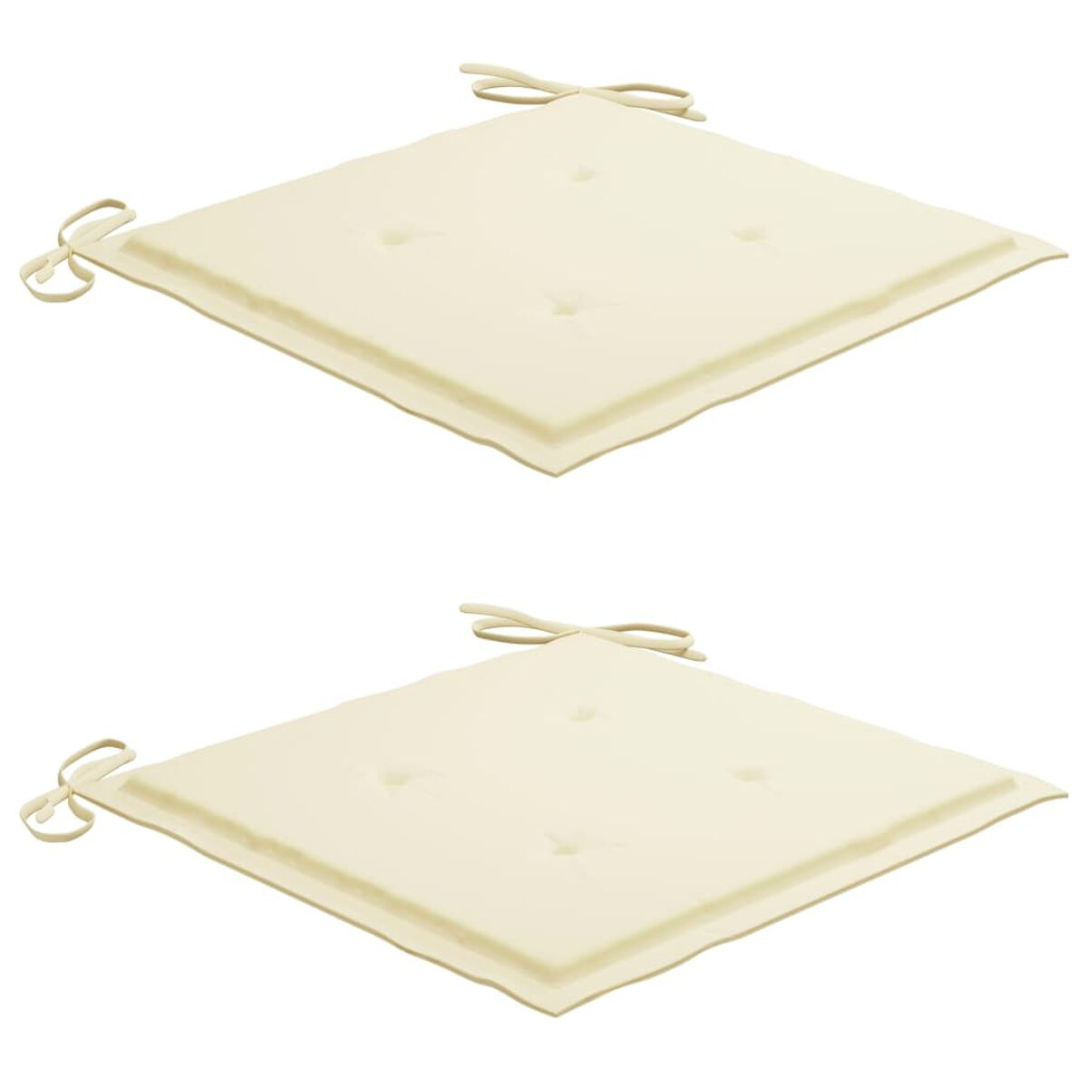 Zwei quadratische beige Kissen mit Bindebändern. Sie haben eine Naht um den Rand und drei Knopfeinbuchtungen.