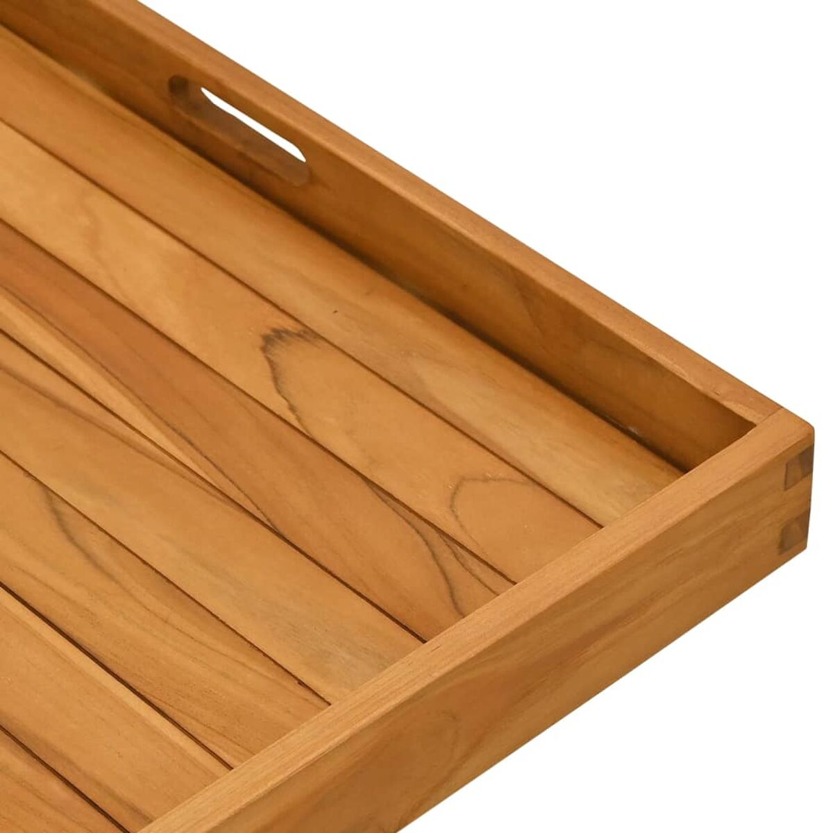 Holztablett mit Griff an der Seite. Es ist aus Holz gefertigt. Das Tablett hat eine rechteckige Form.