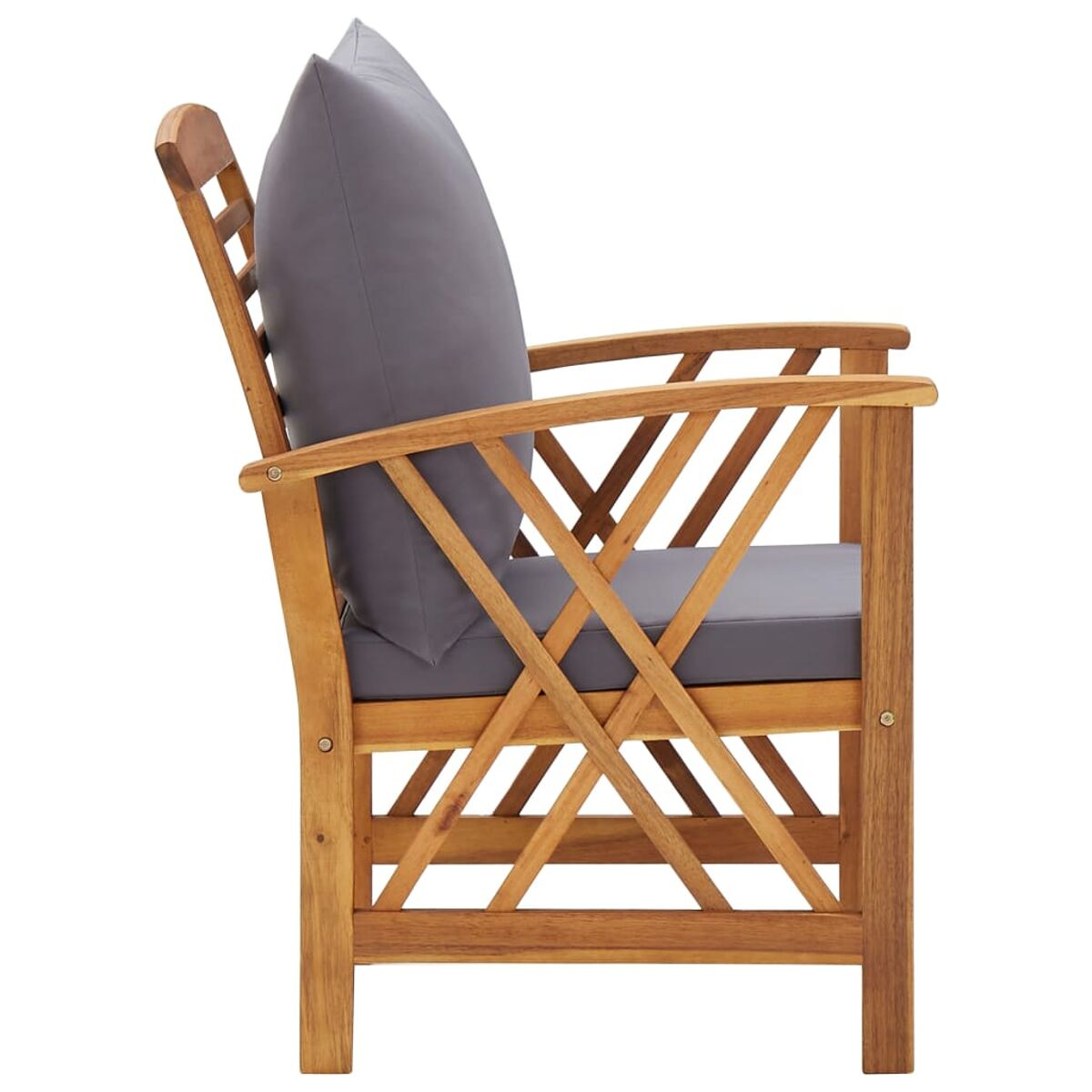 Holzstuhl mit grauem Kissen. Der Stuhl hat eine Sprossenlehne und Armlehnen. Das Design ist schlicht.