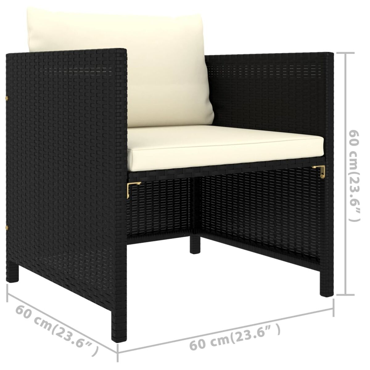 Schwarzer Rattan-Stuhl mit Maßen. Er hat ein weißes Kissen und Armlehnen.