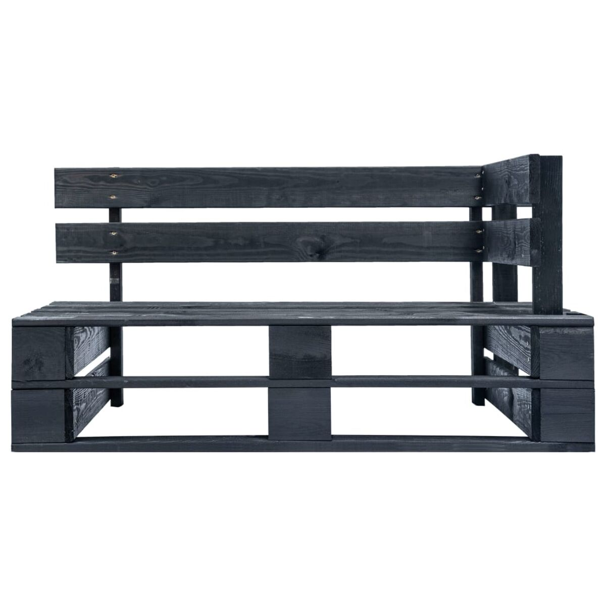 Schwarzes Holzpalettensofa. Ein Seitenteil bildet die Armlehne. Vor weißem Hintergrund.