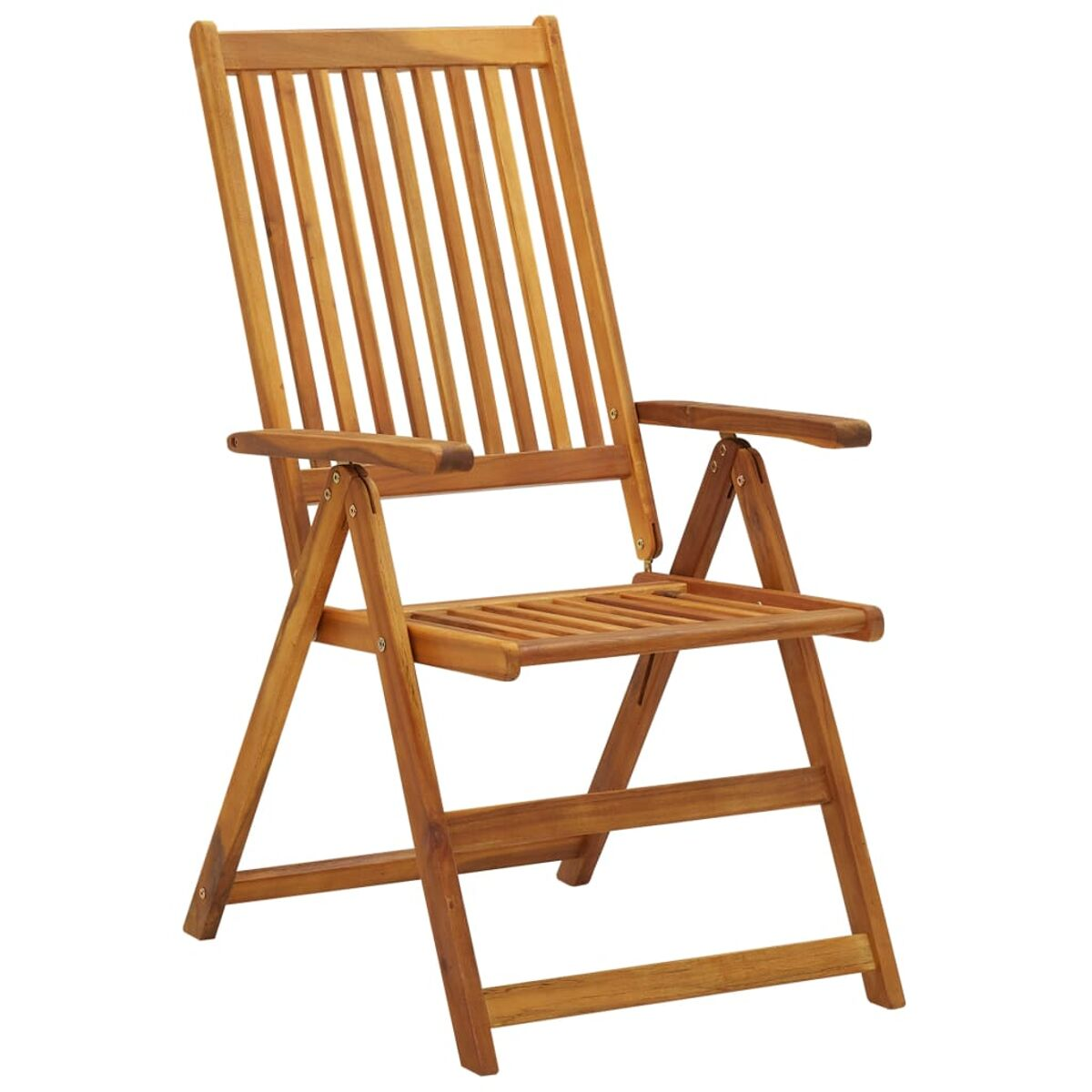 Ein Holzklappstuhl mit Lattenrücken und Sitz vor weißem Hintergrund.