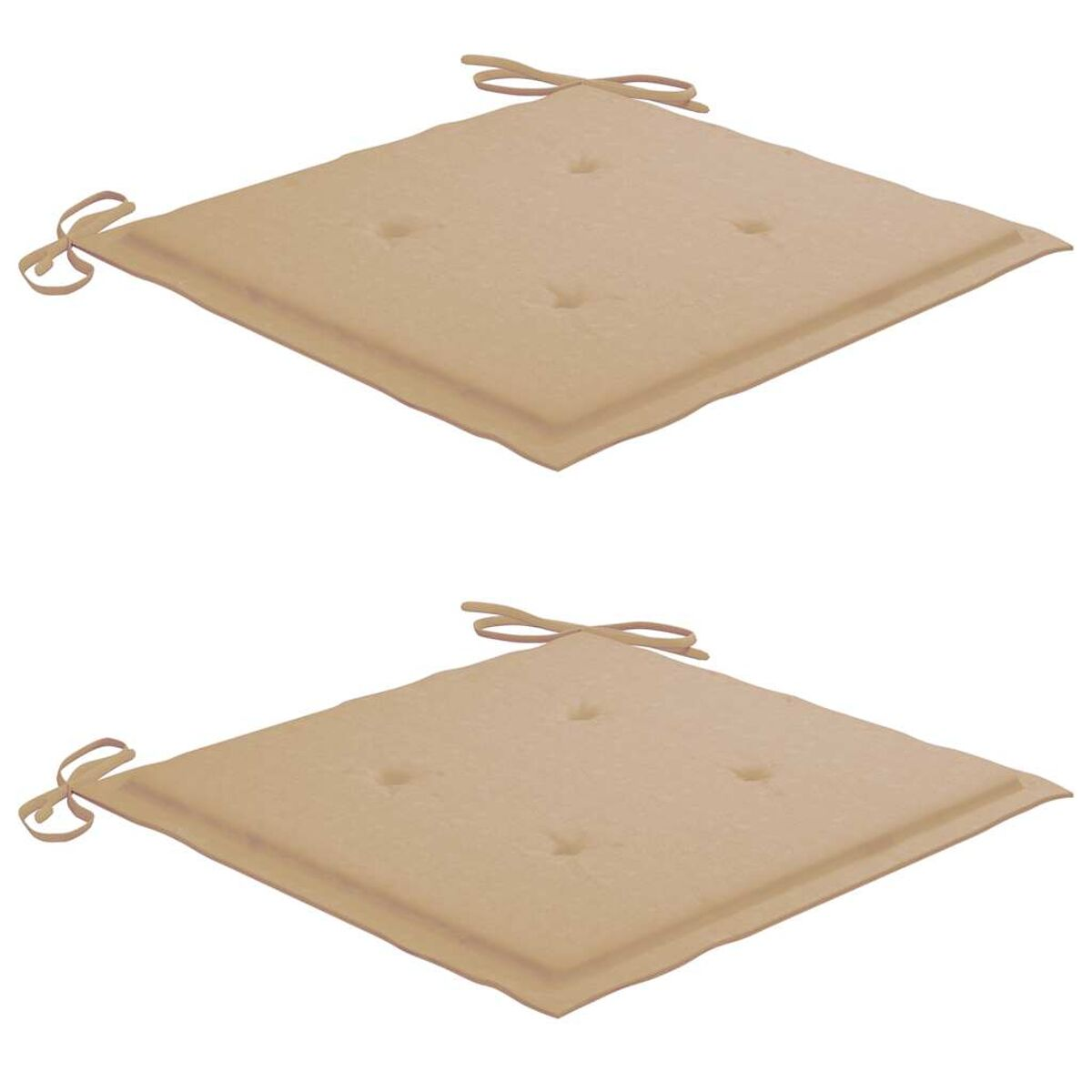 Zwei quadratische Kissen in Beige. Weißer Hintergrund.