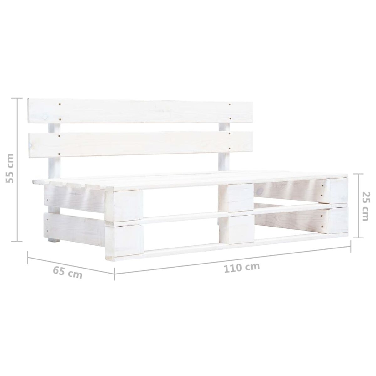 Weiß lackierte Holzpalettenbank. Maße: 110 cm lang, 65 cm breit, 55 cm hoch. Vor weißem Hintergrund.