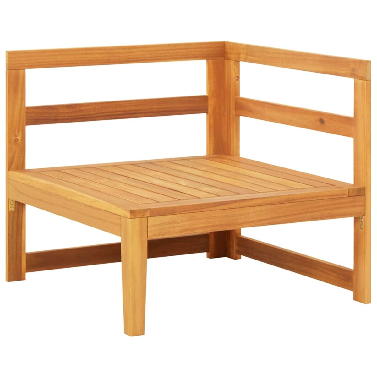 Eckstuhl aus Holz mit Lattenrost-Sitzfläche. Der Stuhl ist naturfarben. Weißer Hintergrund.