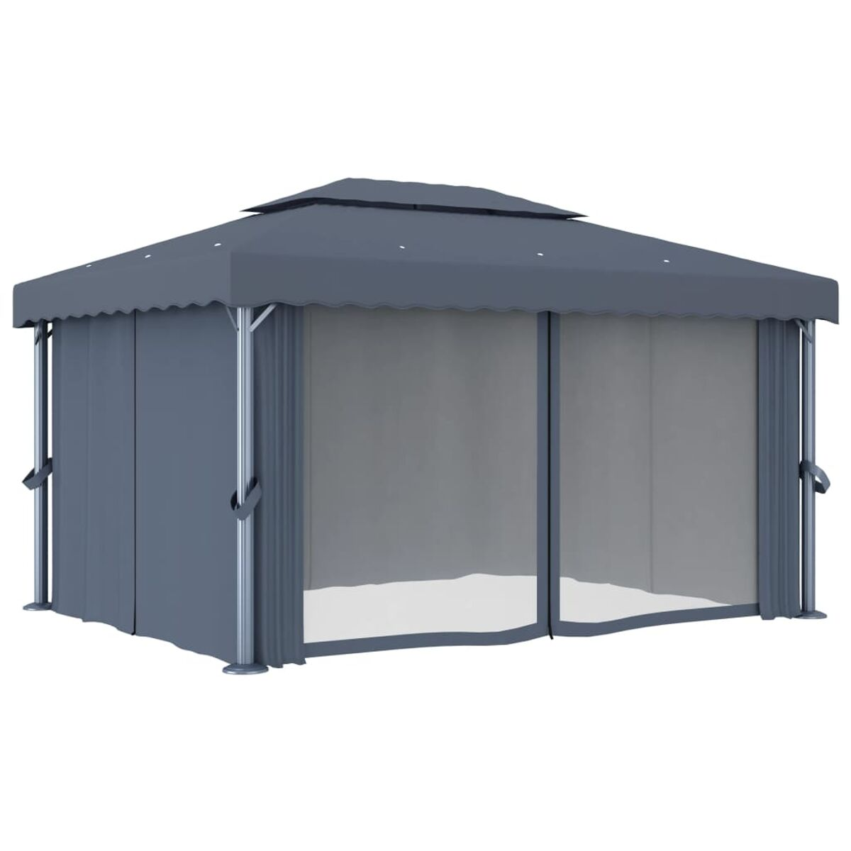 Ein grauer Pavillon mit Vorhängen und einem grauen Dach. Es hat eine quadratische Form.