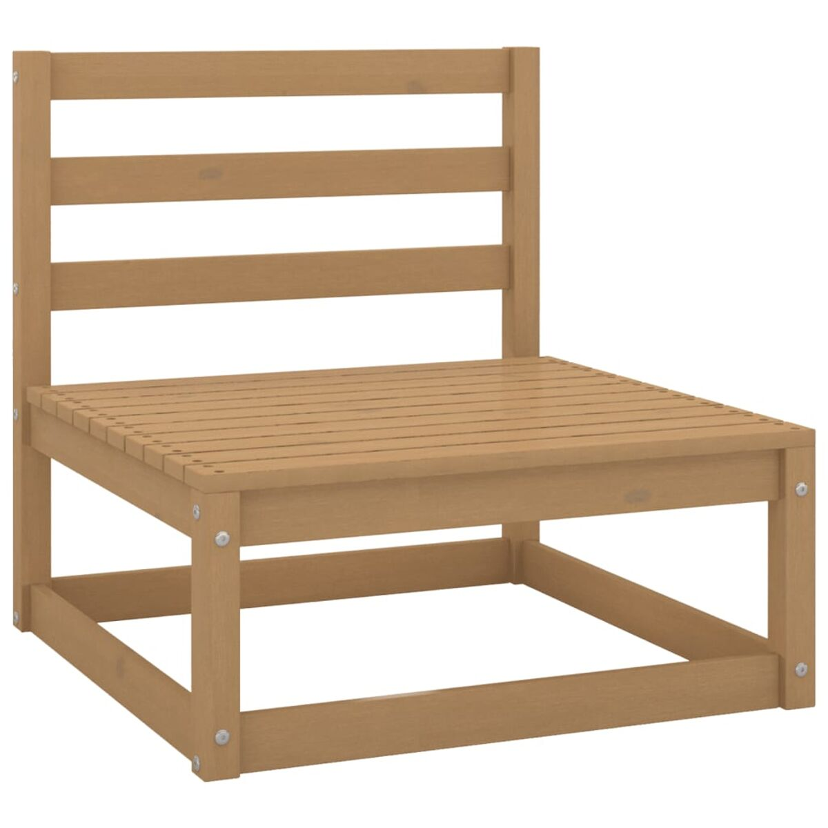 Holzstuhl mit quadratischem Sitz und Rückenlehne mit drei horizontalen Sprossen, isoliert auf weißem Hintergrund.