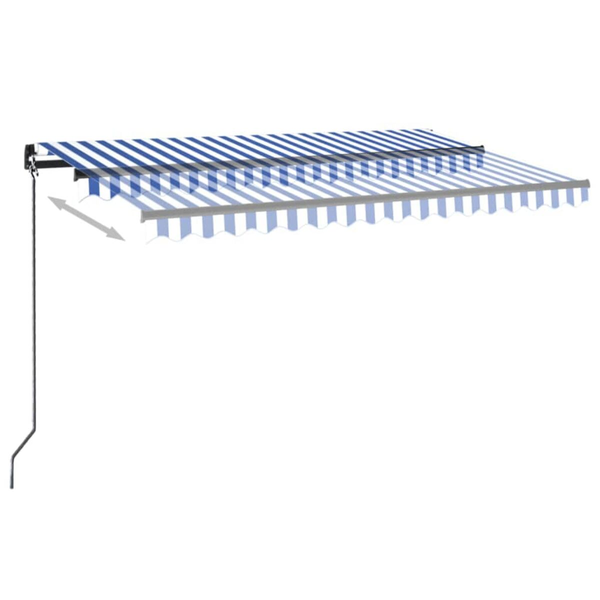 Blau-weiß gestreifte Markise, aus der Wand ausgefahren. Ein Metallarm erstreckt sich nach unten.