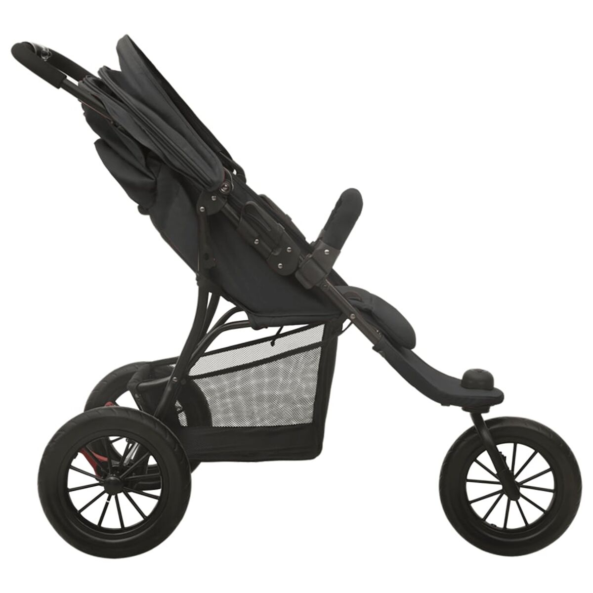 Schwarzer Kinderwagen mit drei Rädern. Das Vorderrad ist kleiner, die Hinterräder sind größer.