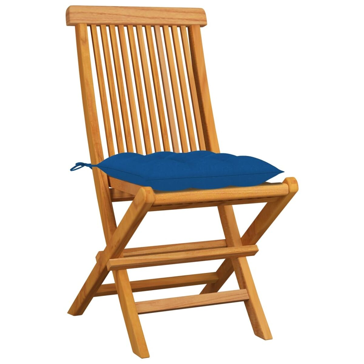 Holzstuhl mit blauem Kissen. Der Stuhl ist aus hellbraunem Holz. Das Kissen ist quadratisch.