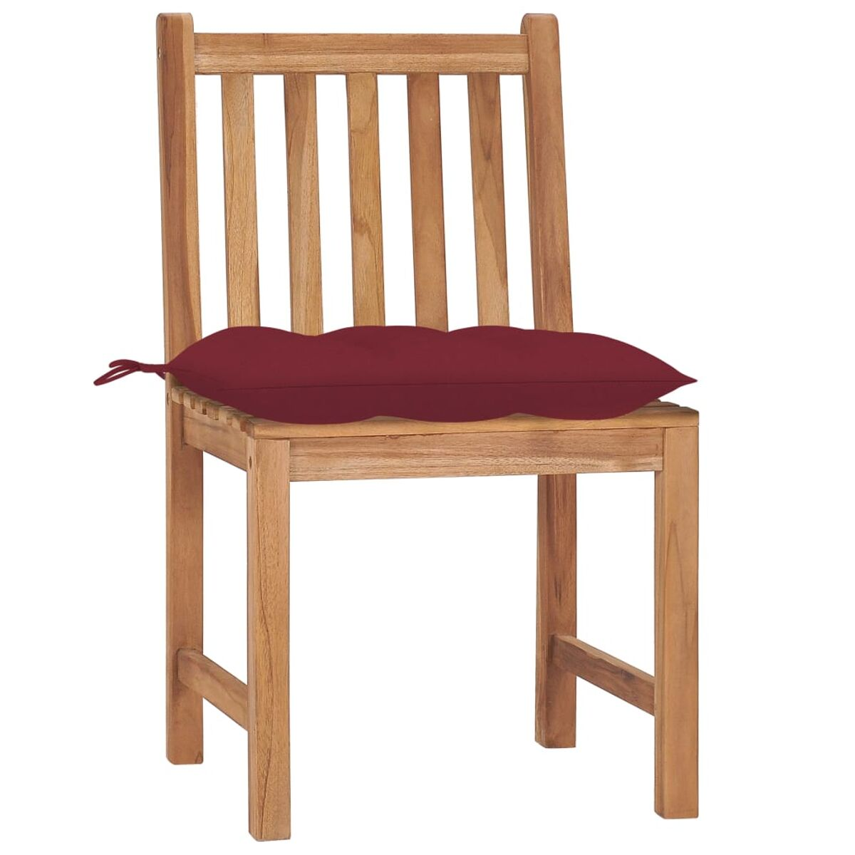 Ein Holzstuhl mit rotem Kissen. Der Stuhl hat eine Lattenrostlehne.