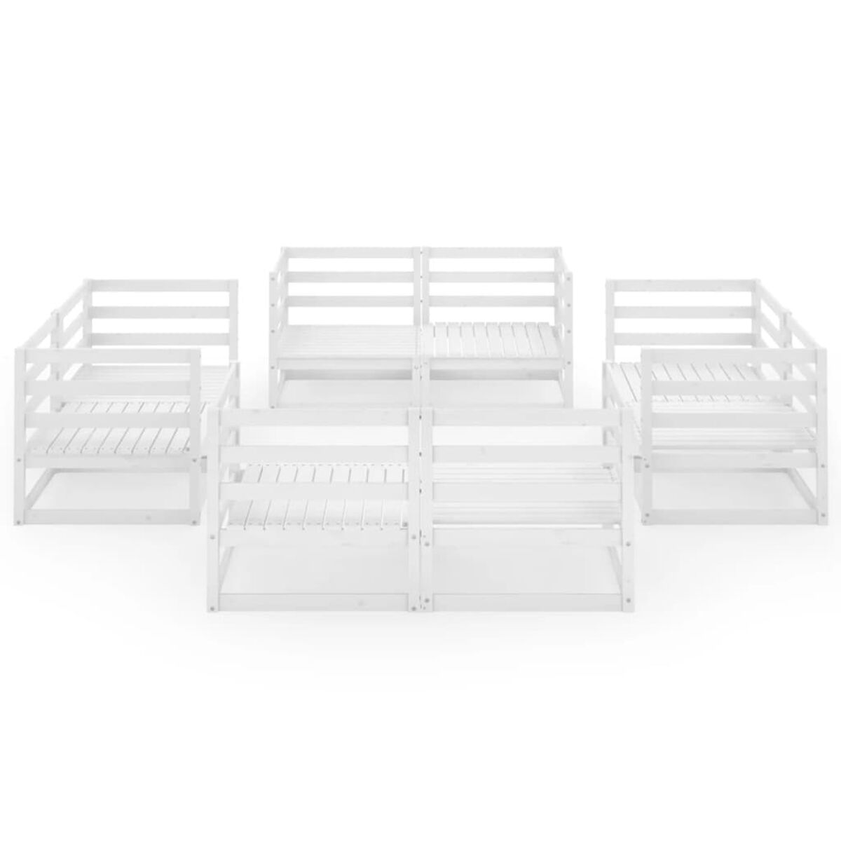 Weißes Sitzgruppen-Set im Freien. Holzrahmen, angeordnet. Weißer Hintergrund.