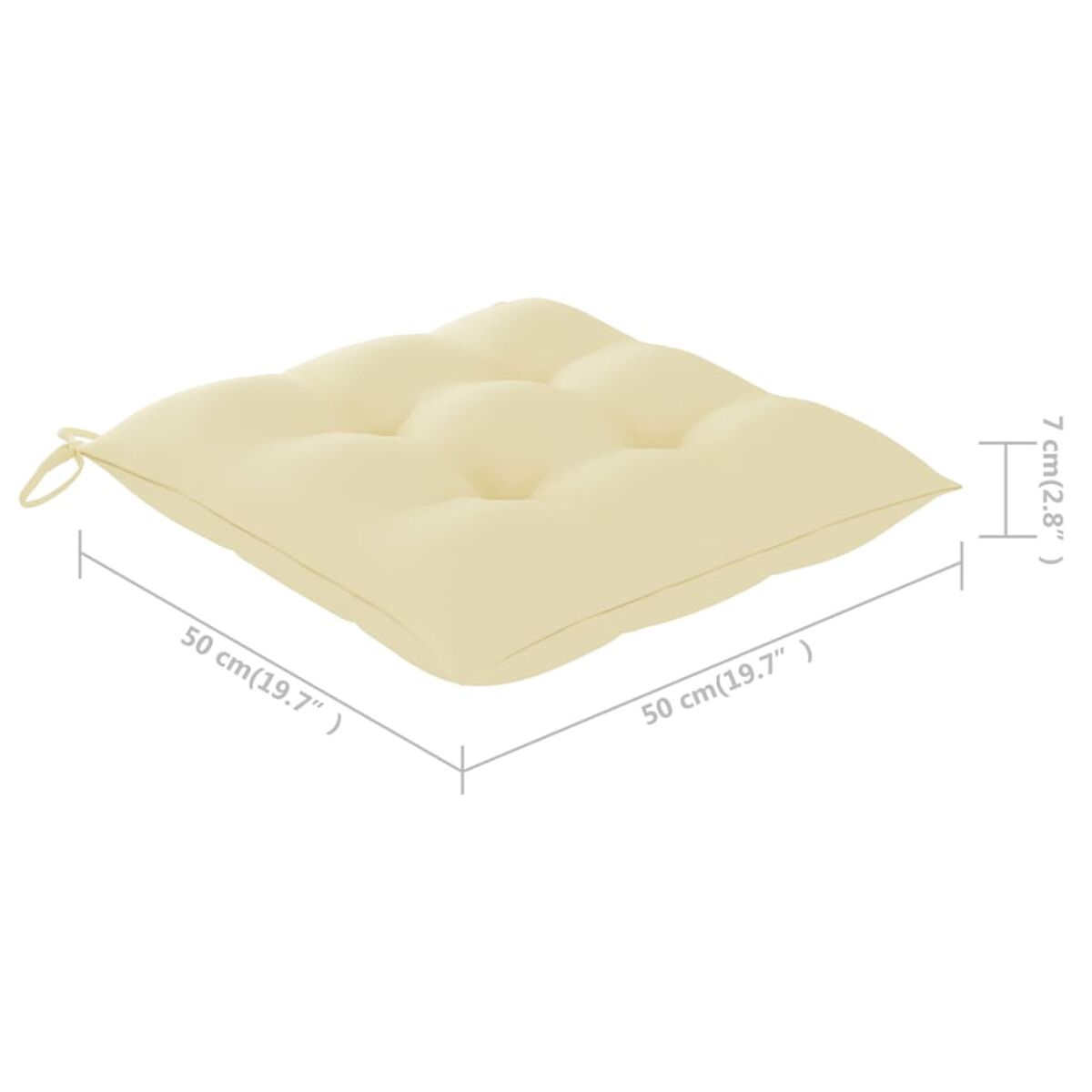 Ein quadratisches, cremefarbenes Kissen mit getuftetem Design auf weißem Hintergrund.