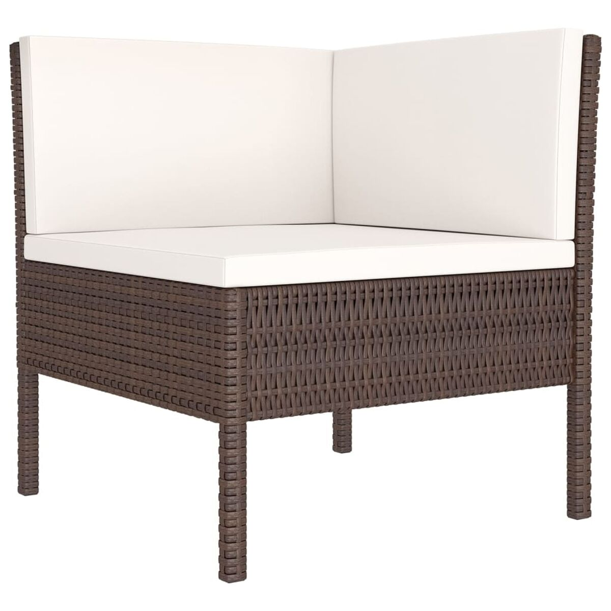 Eck-Gartenstuhl aus Korbgeflecht mit weißem Kissen. Der Stuhl ist braun, weißer Hintergrund.