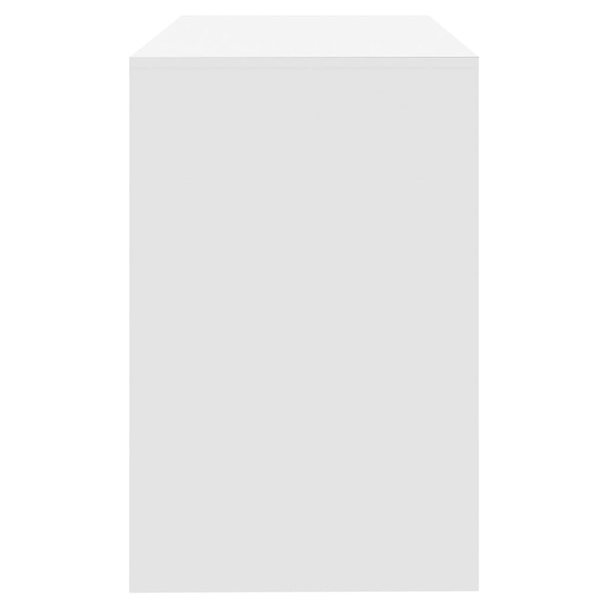 Eine schlichte, weiße, rechteckige Box, die ein sauberes und einfaches Design darstellt.
