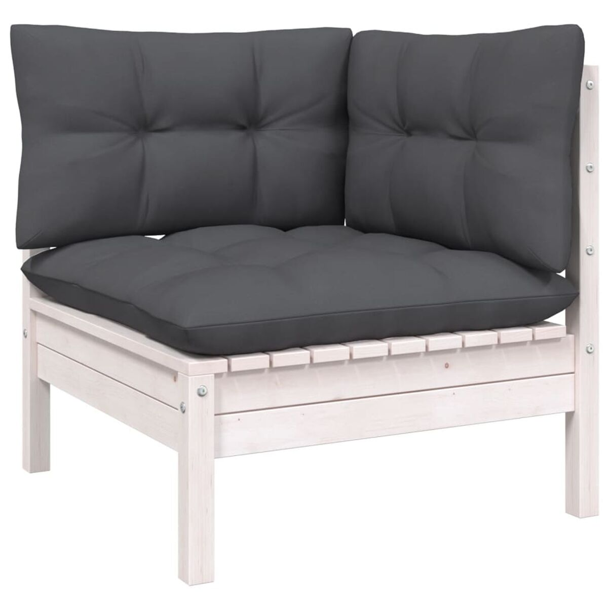 Weißes Ecksofa für draußen mit dunkelgrauen Kissen. Weißer Hintergrund.