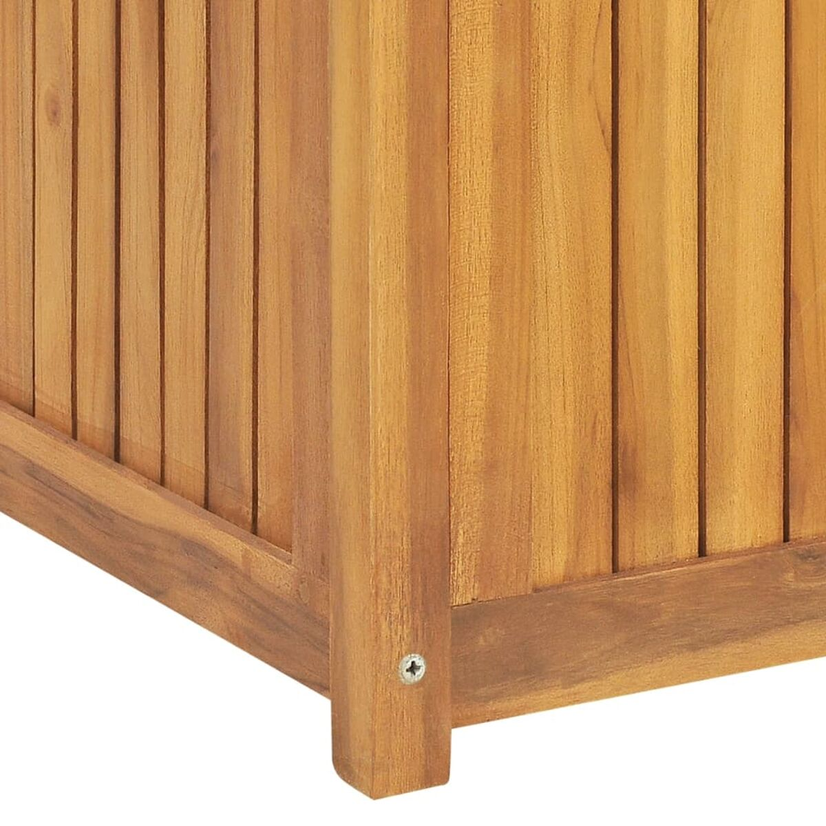 Nahaufnahme eines Holzpflanzgefäßes. Das Holz hat eine natürliche Farbe. Die Struktur ist vertikal mit einer Schraube.