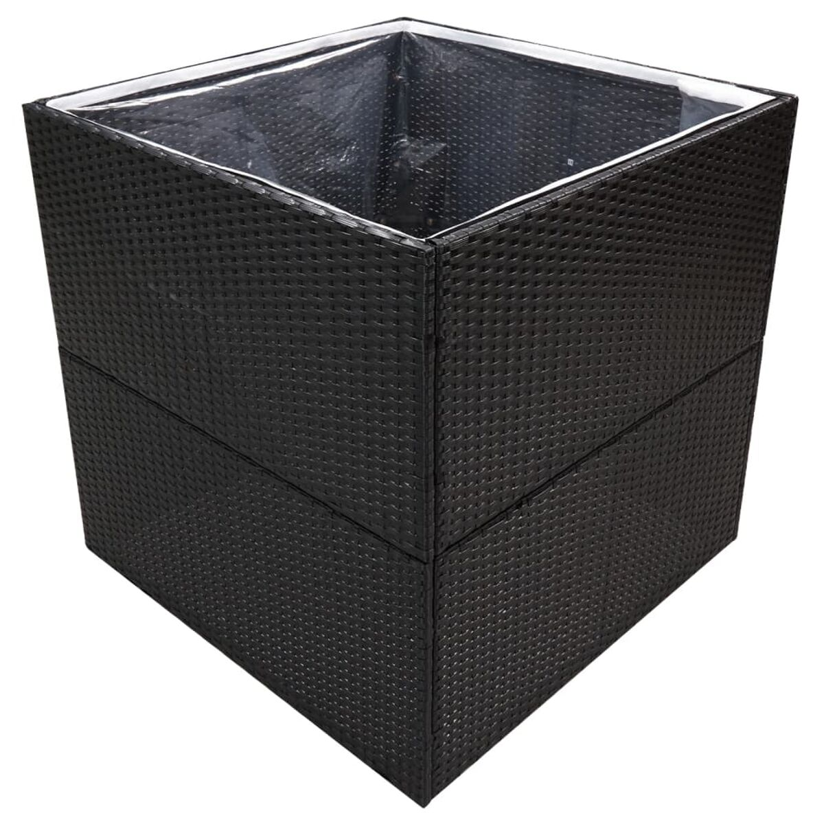 Schwarzer gewebter Rattan-Würfel-Pflanztopf mit transparentem Liner, isoliert auf Weiß.