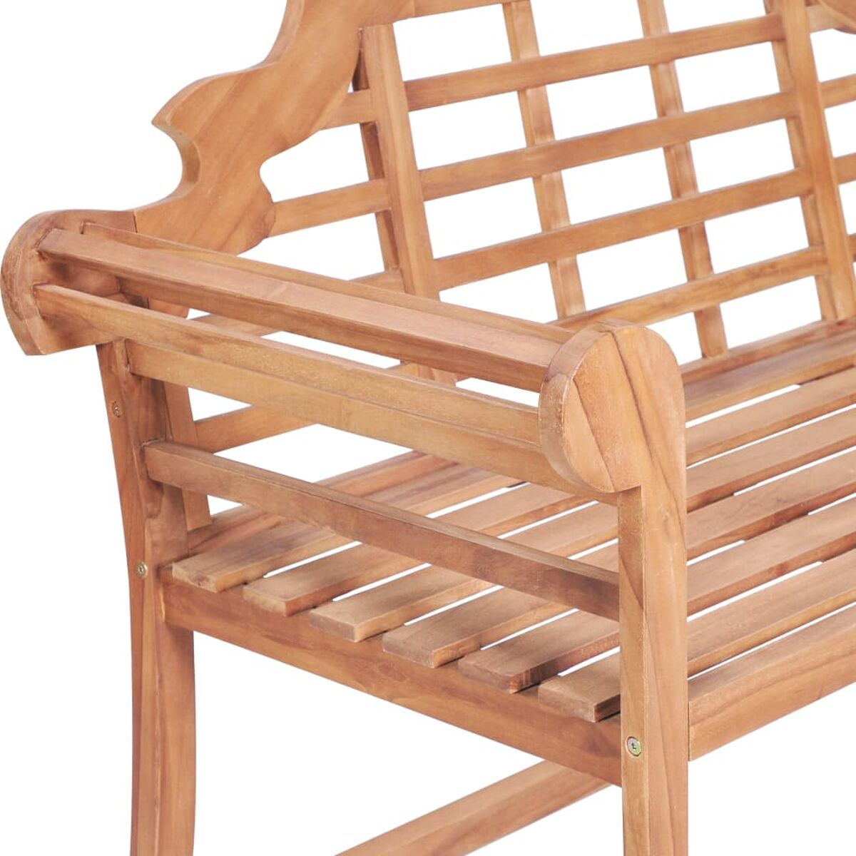 Nahaufnahme einer Holzbank mit dekorativer Rückenlehne und Armlehnen.