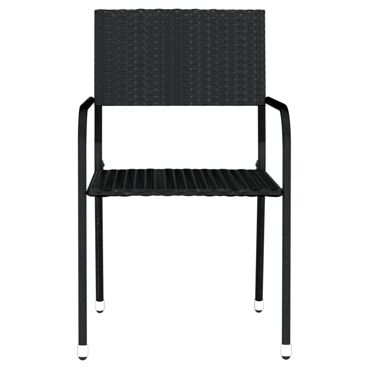 Schwarzer Webstuhl. Vier Beine, ein Sitz und eine Rückenlehne. Einfaches Design, für den Außenbereich.