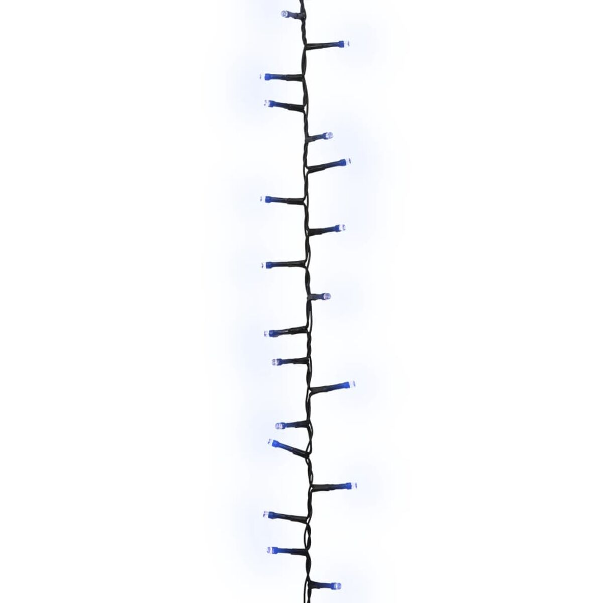 Eine Schnur aus blauen LED-Lichtern auf einem schwarzen Draht vor weißem Hintergrund.