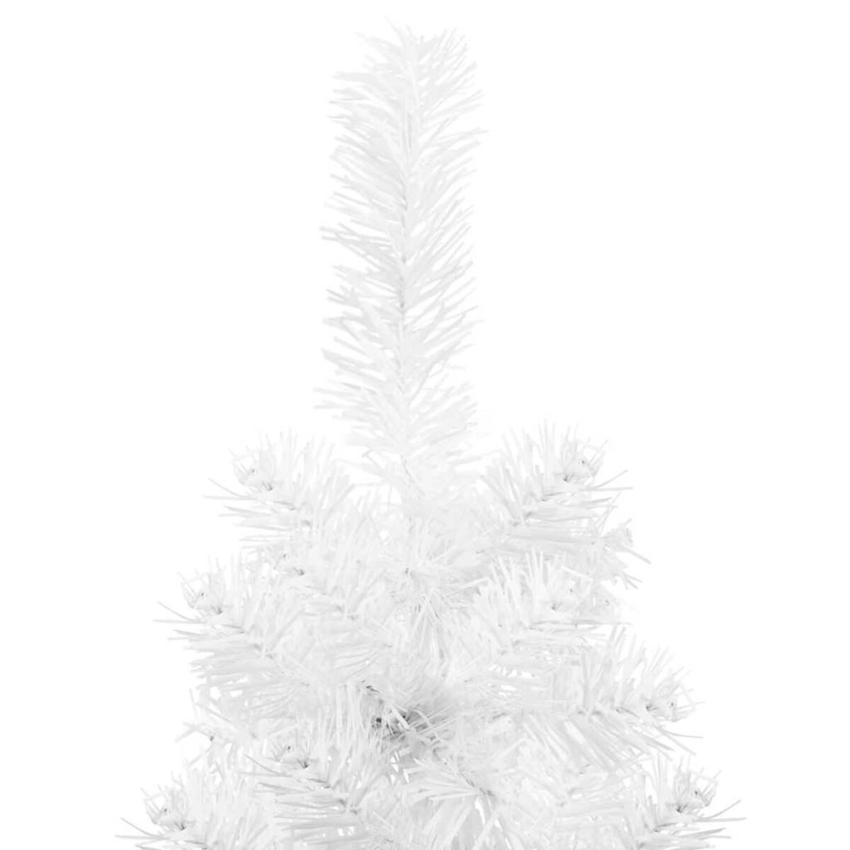 Nahaufnahme eines weißen Weihnachtsbaums mit vielen Ästen und Nadeln.