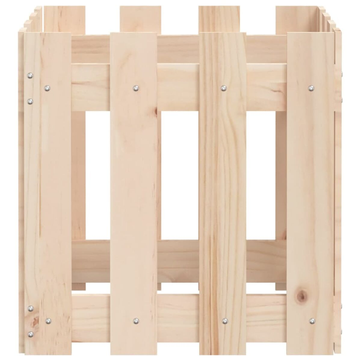 Holzkiste, unbemalt, mit sichtbaren Verbindungen.