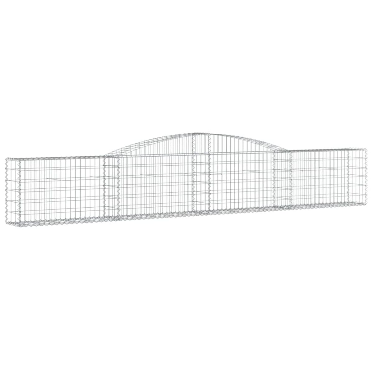 Ein langes, horizontales Metallgitter mit gewölbter Mitte. Der Hintergrund ist weiß.