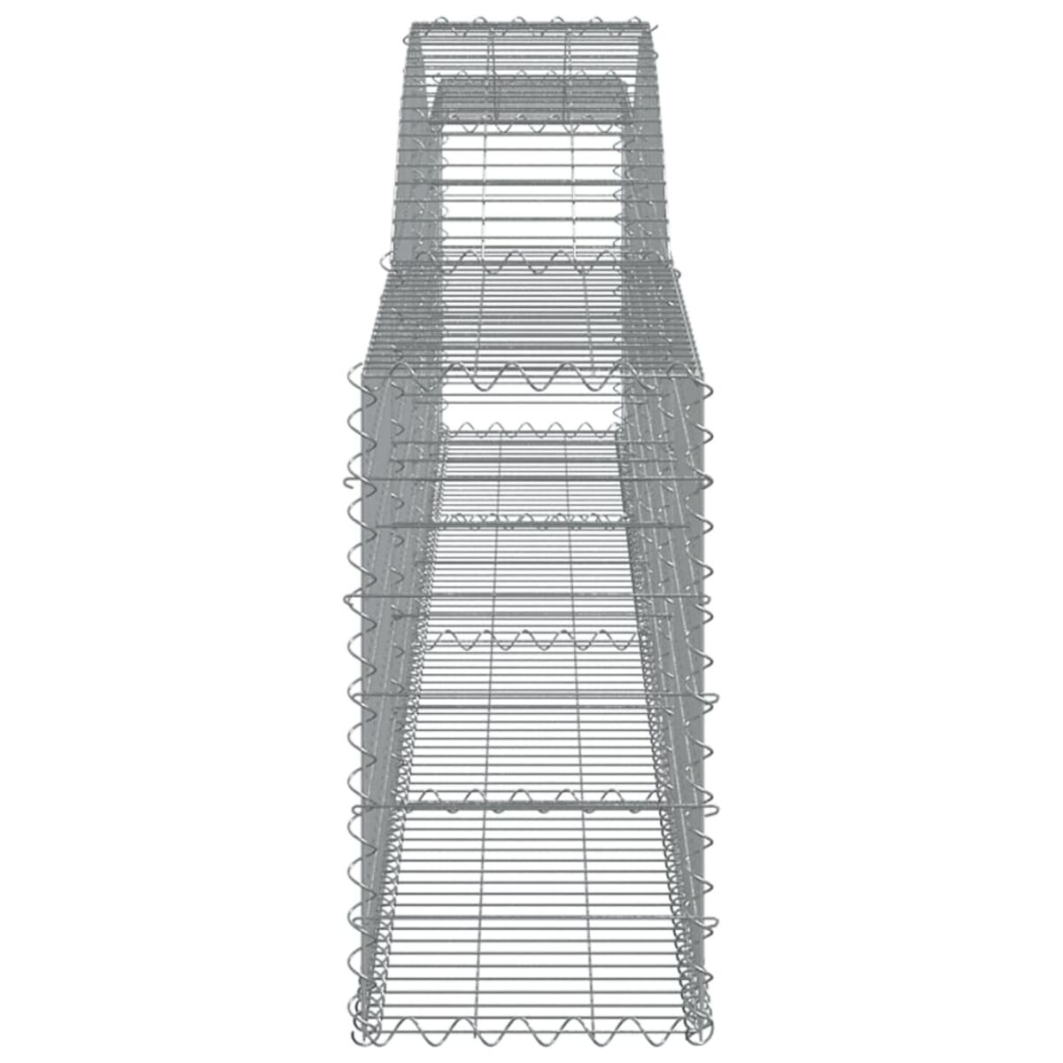 Eine hohe, rechteckige Gabionenstruktur aus Metallgitter.