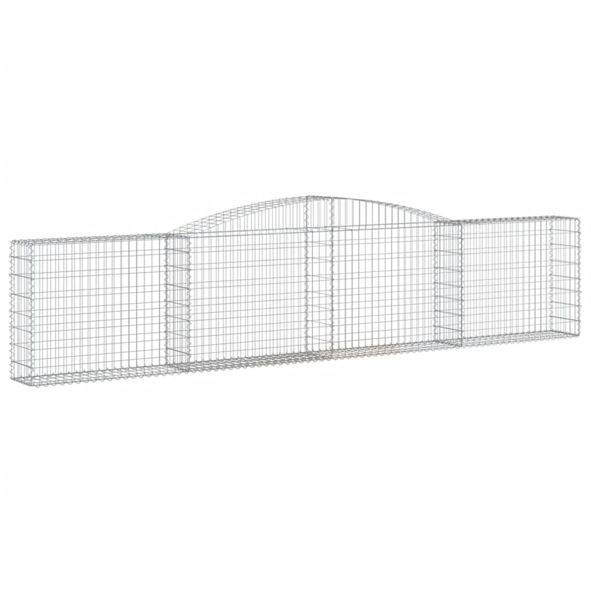Ein Drahtgeflecht-Gabion mit gewölbter Oberseite. Der Gabion ist rechteckig.