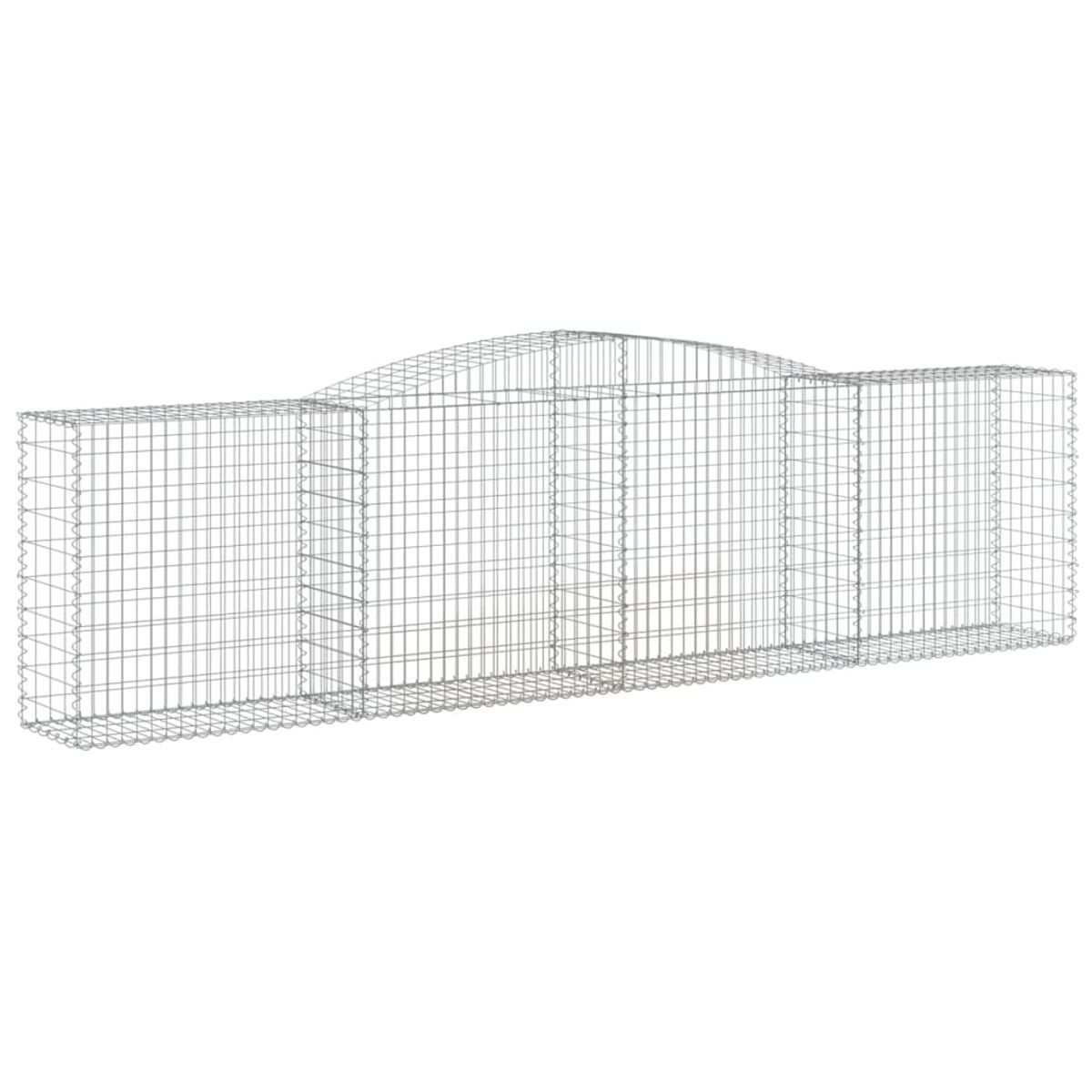 Ein langer Gabion aus Drahtgeflecht, in einer gebogenen Form.