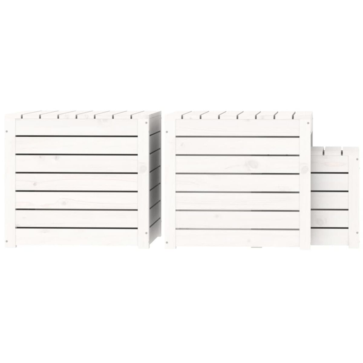 Drei weiße Holzaufbewahrungsboxen mit horizontalen Lamellen.