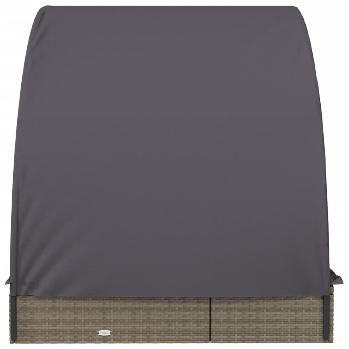 Eine dunkelgraue Abdeckung, die über eine Outdoor-Chaiselongue aus Rattan drapiert ist. Der Rahmen ist unten sichtbar.