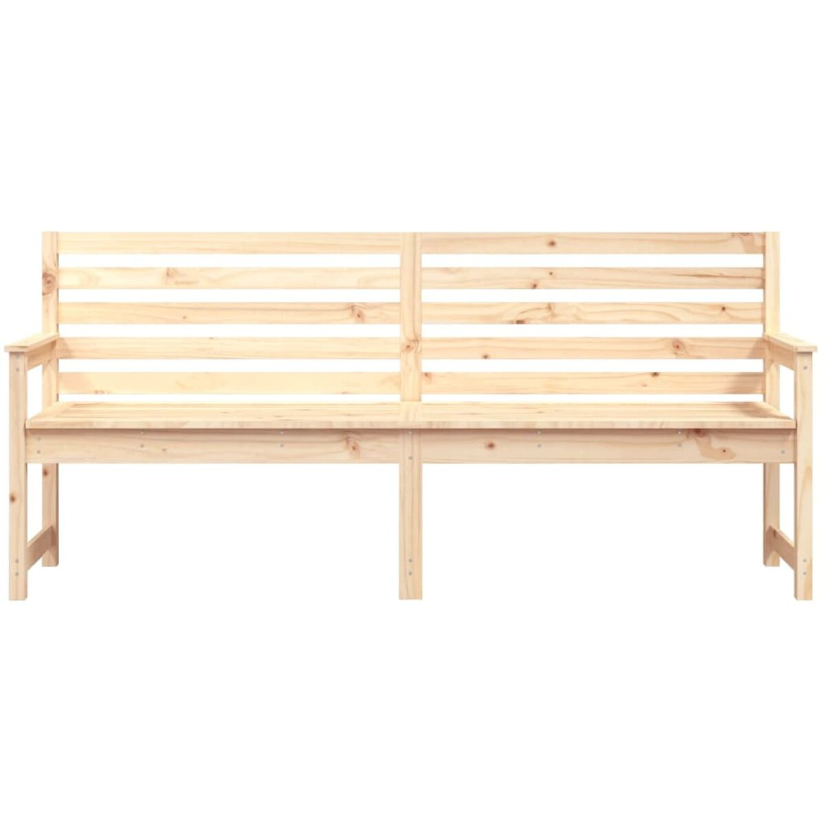 Eine lange Holzbank mit Lattenrücken und Armlehnen.