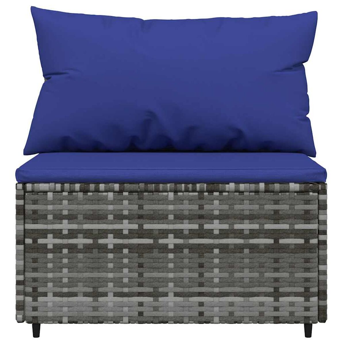 Eine graue, quadratische Outdoor-Ottomane mit blauem Kissen und Kissen.