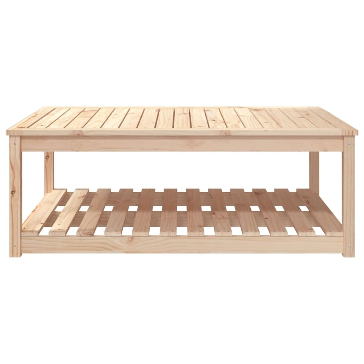 Ein heller Holztisch mit einem Lattenrost als unterer Ablage.