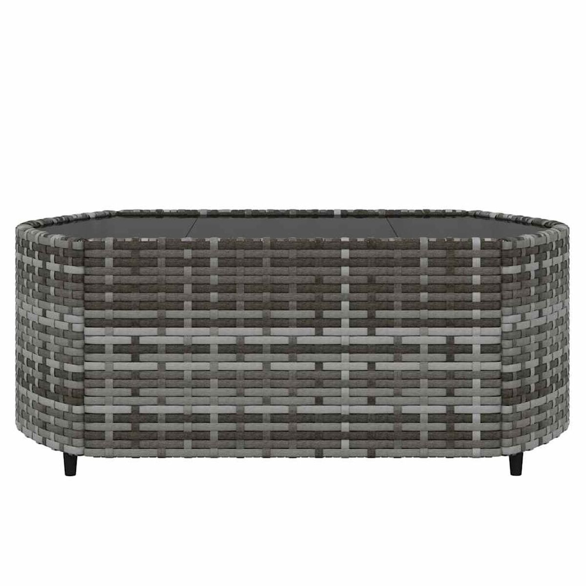 Ein grauer, gewebter Couchtisch. Er hat eine dunkelgraue Glasplatte. Er ist ovalförmig.