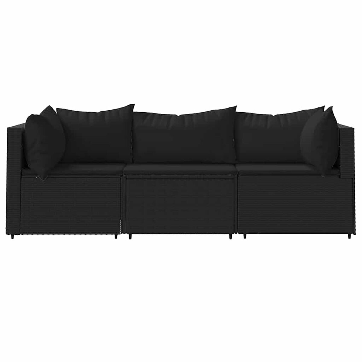 Schwarzes Korbmöbel-Sofa mit Kissen. Drei Kissen. Weißer Hintergrund.