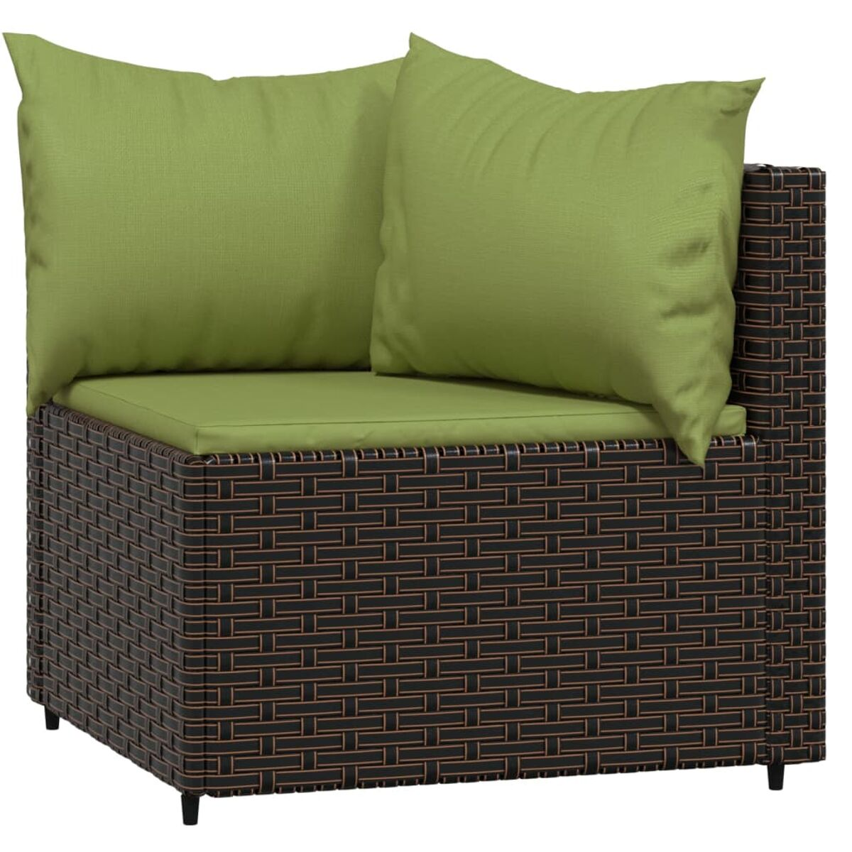 Ecksofa aus braunem Korbgeflecht mit grünen Kissen.