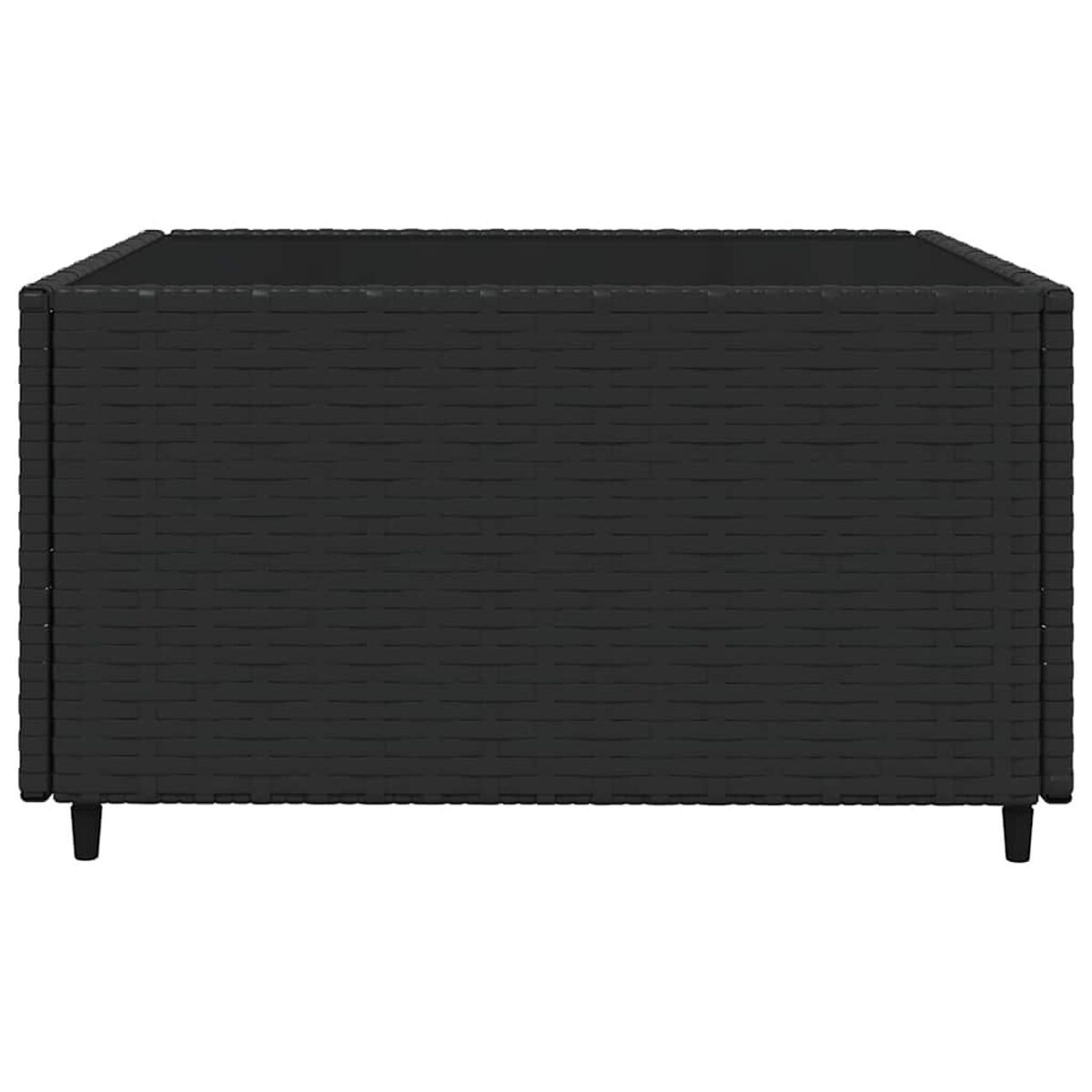 Ein schwarzer Outdoor-Couchtisch aus Korbgeflecht. Der Tisch hat ein einfaches Design und ist niedrig.