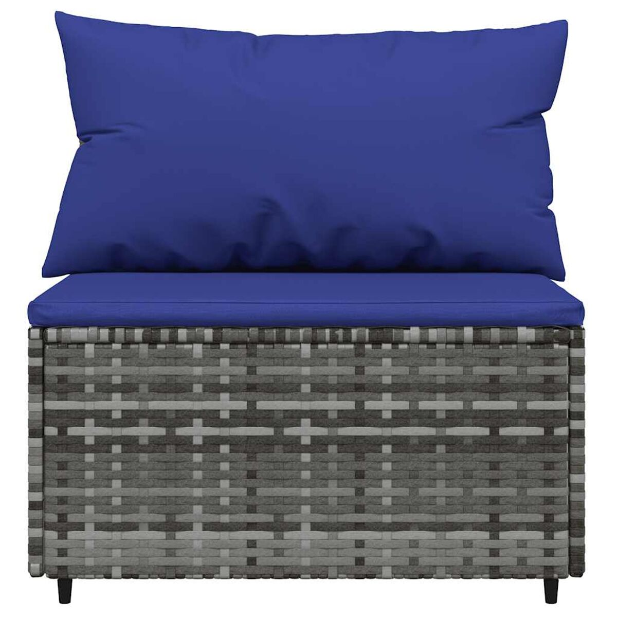 Eine graue, quadratische Outdoor-Ottomane mit blauem Kissen und Kissen.