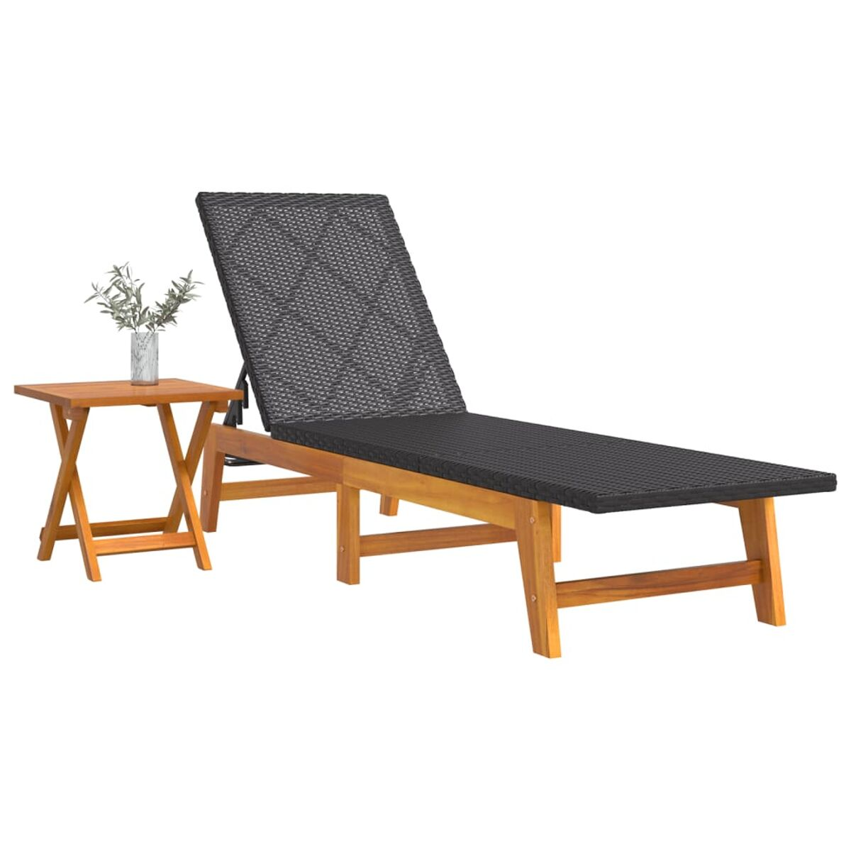 Outdoor-Liegestuhl mit schwarzem Web-Sitz und -Rücken, kleiner Beistelltisch aus Holz. Weißer Hintergrund.