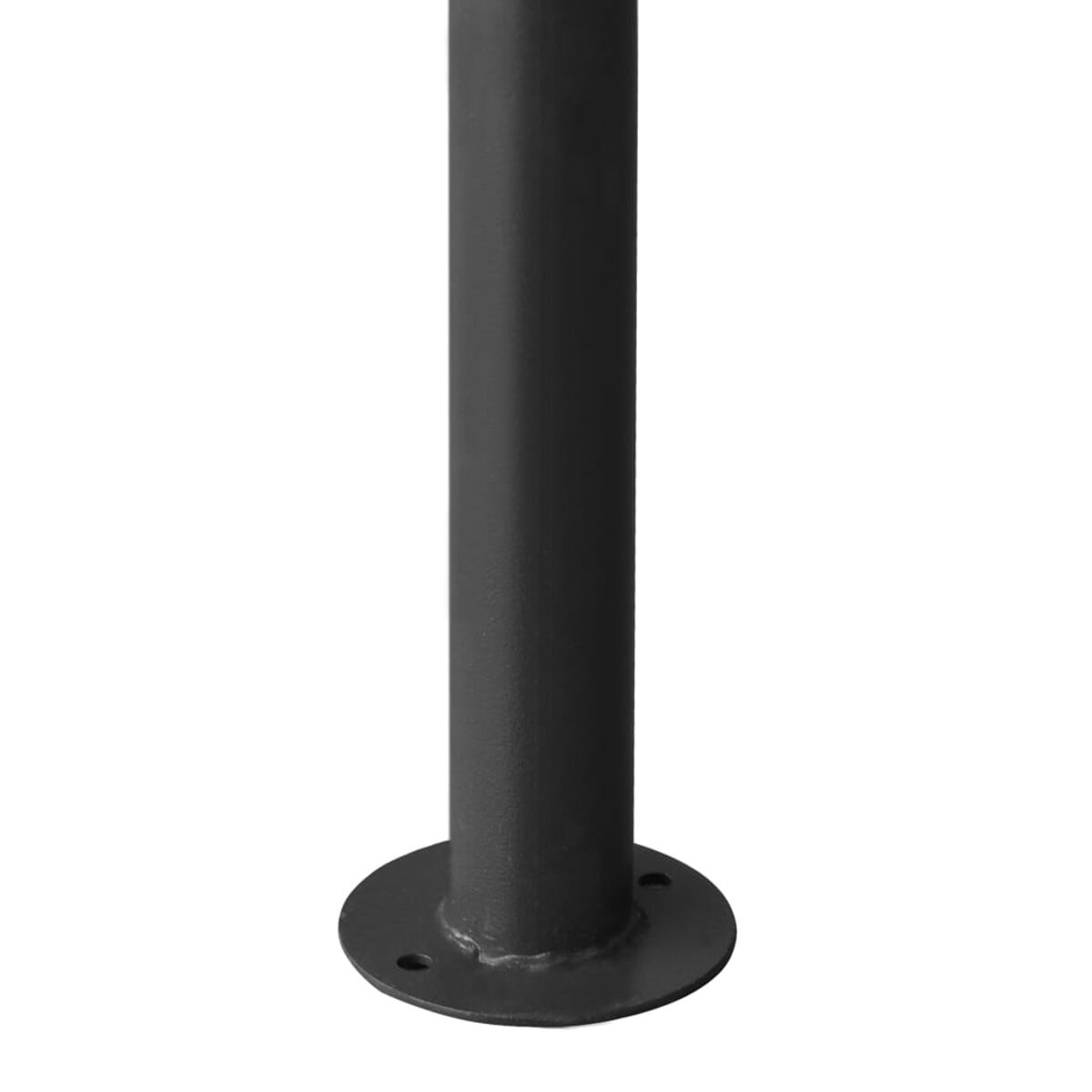 Eine schwarze Metallsäule. Sie hat eine kreisförmige Basis mit Löchern zur Befestigung. Isoliert auf Weiß.