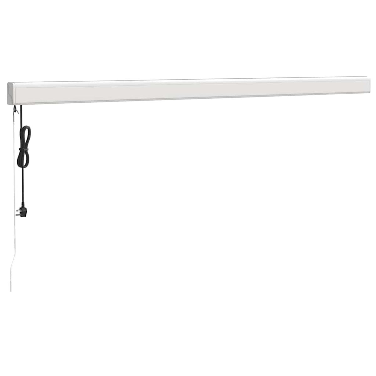 Lange, weiße Außenleuchte mit schwarzem Kabel und Stecker, an einer weißen Wand montiert.