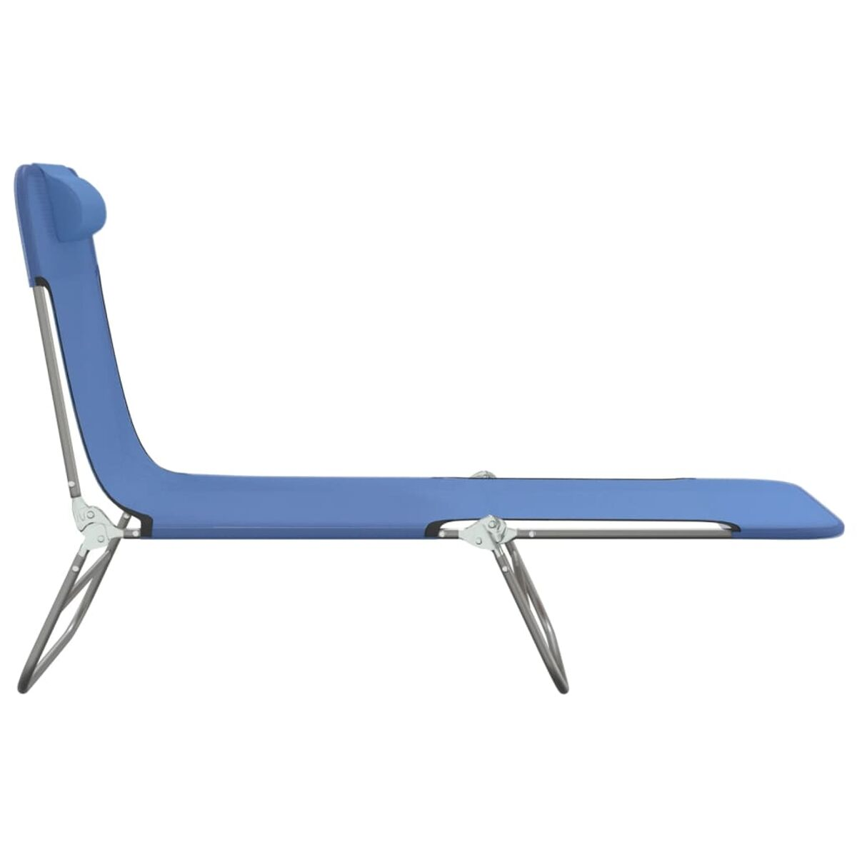 Blauer Strandliegestuhl. Er hat eine Kopfstütze und einen silberfarbenen Rahmen.