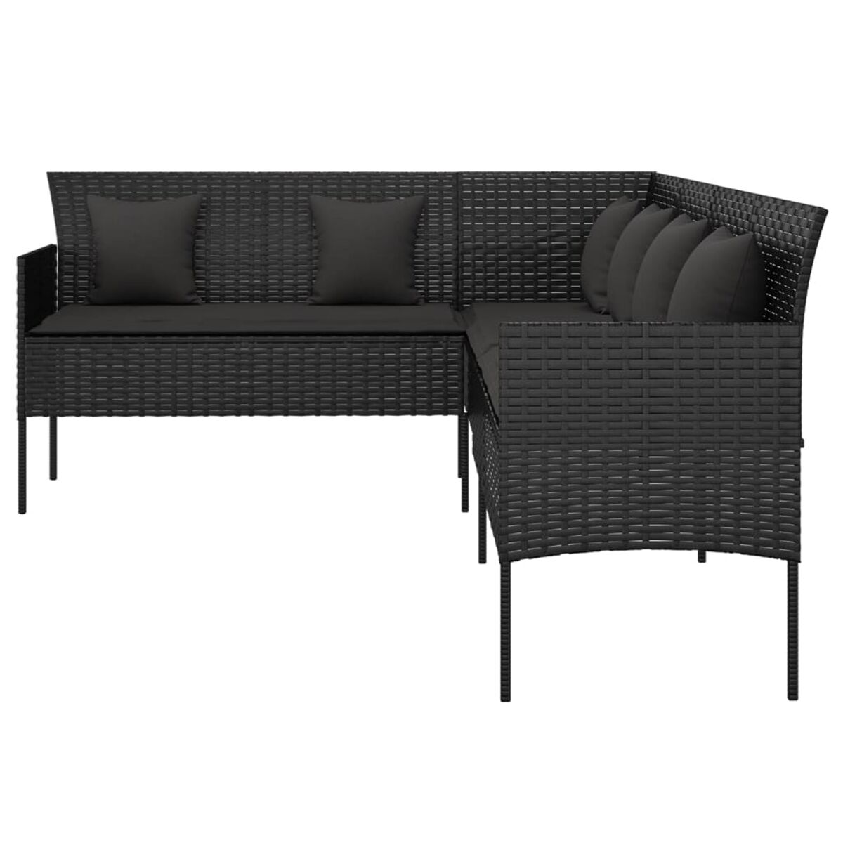Schwarzes Ecksofa aus Korbgeflecht mit schwarzen Kissen. Isoliert auf weißem Hintergrund.